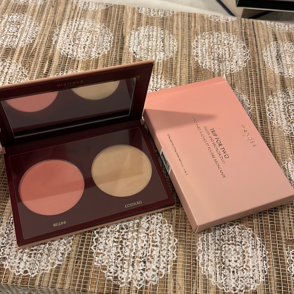 COPY - New in Box Wander Beauty Trip For Two Blush Bronzer Duo